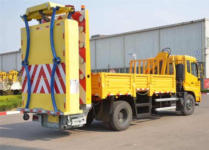 黃牌公路養(yǎng)護(hù)防撞車 安全高效的防撞緩沖車批發(fā)指南